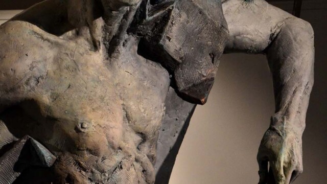 Maja Kisiel "Pożądanie chaosu. Walka dobra ze złem w kontekście rzeźby. Analiza oraz interpretacja motywu oparta na wybranych dziełach"