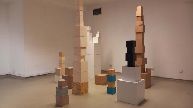 (NIE SPIERAJMY SIĘ O GŁUPSTWA - analiza wybranych praktyk wykończeniowych wnętrz mieszkalnych z perspektywy rzeźbiarskiej