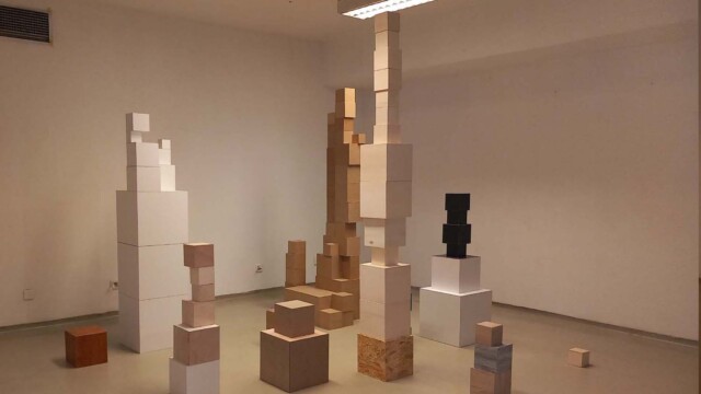 (NIE SPIERAJMY SIĘ O GŁUPSTWA - analiza wybranych praktyk wykończeniowych wnętrz mieszkalnych z perspektywy rzeźbiarskiej