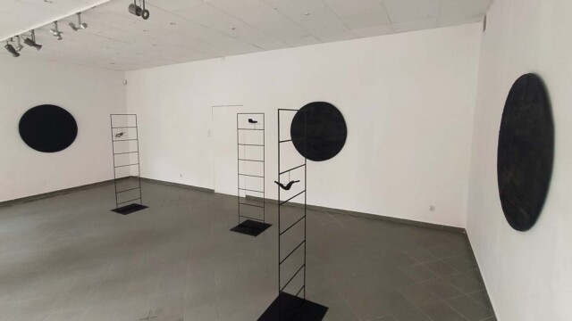 Konrad Smela "FOG - sztuka jako sposób wizualizacji negatywnych emocji w kontekście doświadczeń artysty, arteterapii i rzeźby"