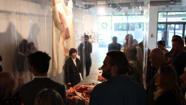 Julia Osika "Zestaw dla kanibala. Analiza problemu dosłowności i metaforyczności przedstawień kanibalizmu w kulturze artystycznej na podstawie konkretnych przykładów"