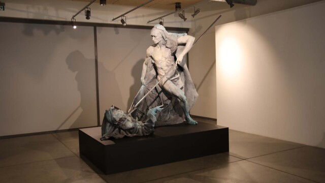 Maja Kisiel "Pożądanie chaosu. Walka dobra ze złem w kontekście rzeźby. Analiza oraz interpretacja motywu oparta na wybranych dziełach"