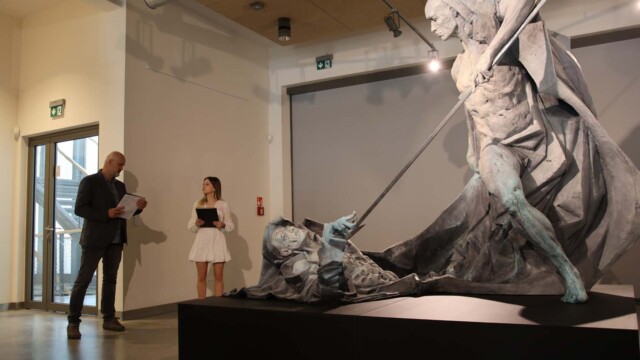 Maja Kisiel "Pożądanie chaosu. Walka dobra ze złem w kontekście rzeźby. Analiza oraz interpretacja motywu oparta na wybranych dziełach"