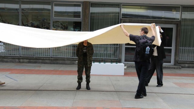 Martyna Przybyło "Konflikty przestrzenne Wszechświata sztuki. Anihilacja rzeźby"