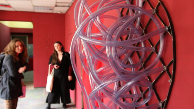 Joanna Urbańska "Jak czas leczy rany. Zależności generowane przez rzeźbę performatywną"