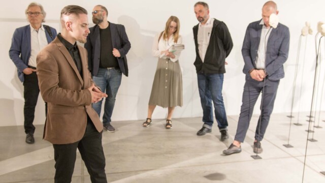 Ireneusz Pachliński "RZEŹBYKON Rzeźba portretowa w kontekście niekonwencjonalnych decyzji twórczych"