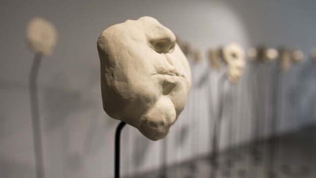 Michalina Wianecka "Momenty celebrowane – analiza autoportretu rzeźbiarskiego, jako personifikacji myśli, emocji i doświadczeń"