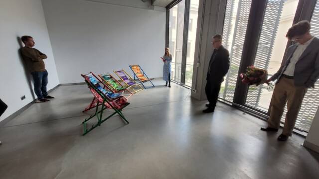 Oliwia Nowicka "Współczesne metamorfozy. Pomiędzy materialnością a wirtualnymi aspektami rzeczywistości"