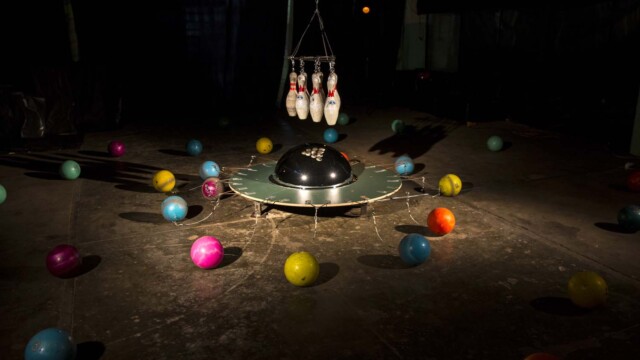 Julia Kawczyńska "Wanitatywny Model Wszechświata. Motyw czasu i gry w stworzeniu uniwersum w oparciu o teorię Wielkiego Wybuchu na podstawie wybranych dzieł artystycznych."